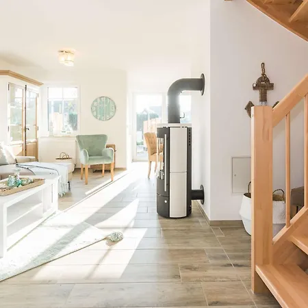 Boddenbrise 度假居 *